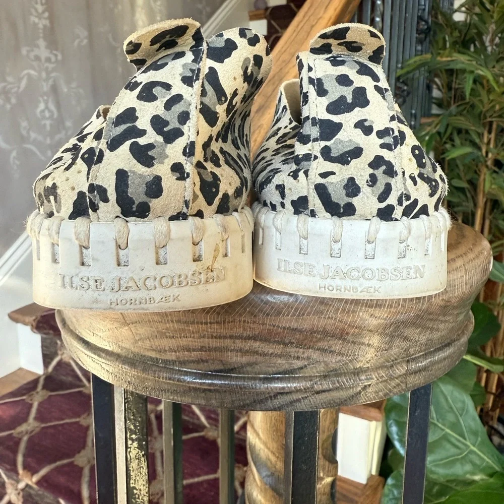 Ilse Jacobson tulip shoe euro 40 US 8 1/2/9 good condition leopard print.